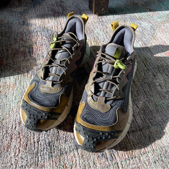 Reebok Sneakers - Picture 4 of 11